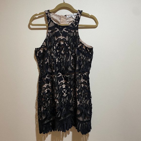 Lovers + Friends Caspian Lace Dress - Picture 4 of 14